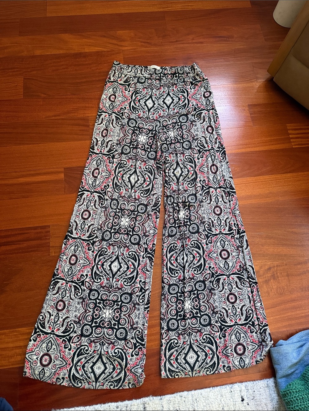 Abercrombie Printed Wide-Leg Palazzo Pants - Black & light red